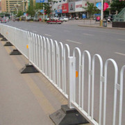 【沃琪 供應生產銷售M卡護欄網 抱卡護欄網 護欄網生產廠家 外形堅固 易安裝 批發(fā)可零售】價格_廠家_圖片 -