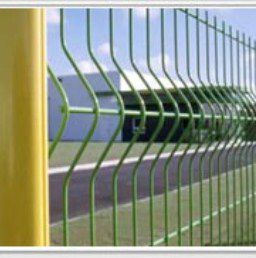 鐵路護欄網廠家,草原圍欄網價格,小區隔離柵規格國標
