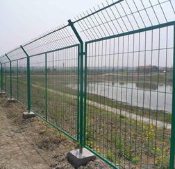 七彩絲網(wǎng) 護欄制品的創(chuàng)新與安全