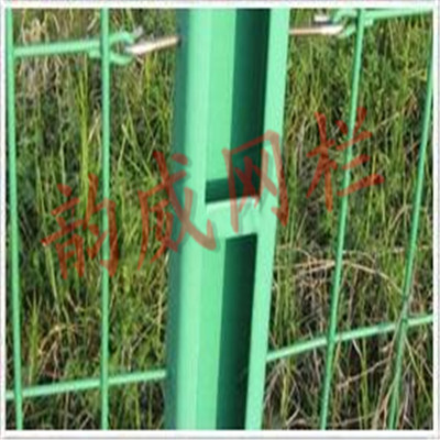 安平韻威網(wǎng)欄廠家直銷(xiāo)C型柱護(hù)欄網(wǎng) 品質(zhì)與價(jià)格的雙重保障